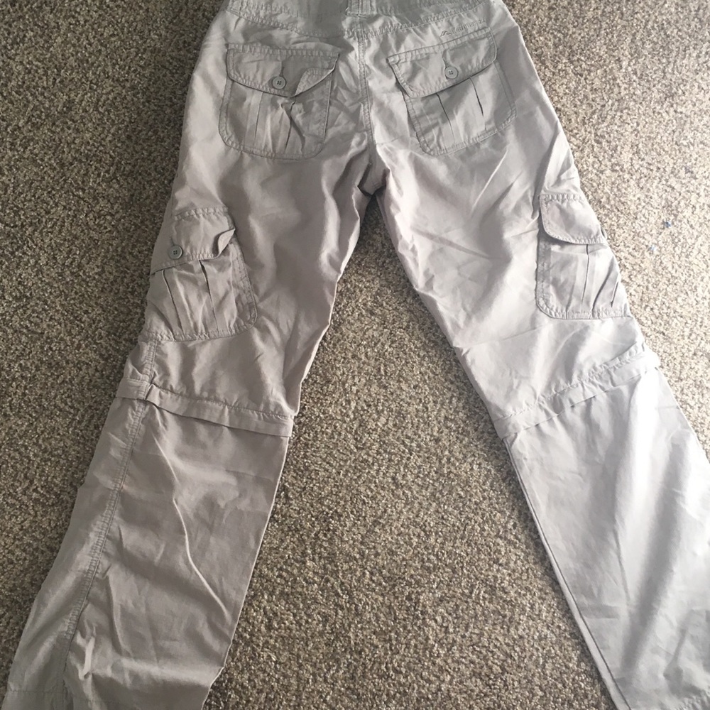 Beige hiking pants, size 6